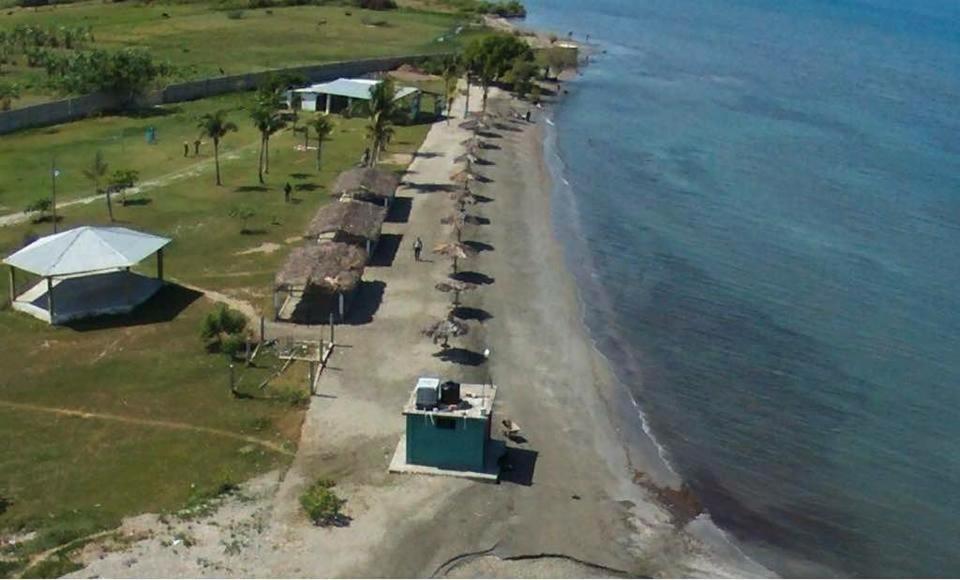 Evasion Beach Hotel Gressier Екстериор снимка
